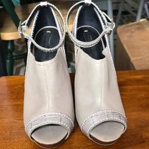 BCBGMAZAZRIA 61/2 MA-REAGAN heels